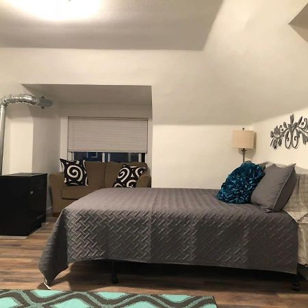 Unwind In A Bright Comfortable Apartment For 3 Pittsburgh Bagian luar foto