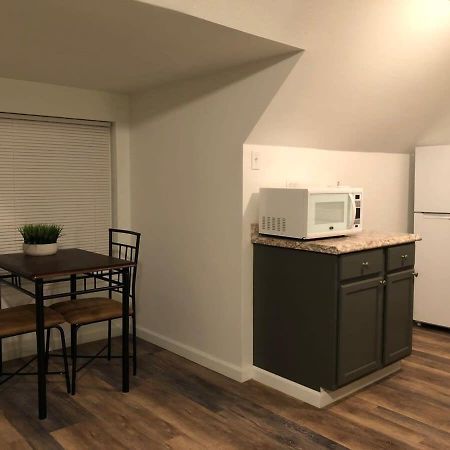 Unwind In A Bright Comfortable Apartment For 3 Pittsburgh Bagian luar foto