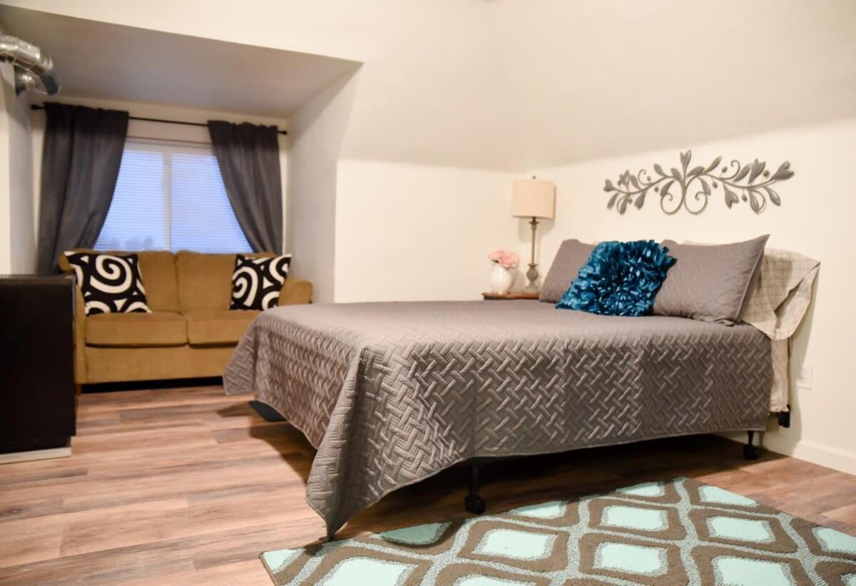 Unwind In A Bright Comfortable Apartment For 3 Pittsburgh Bagian luar foto