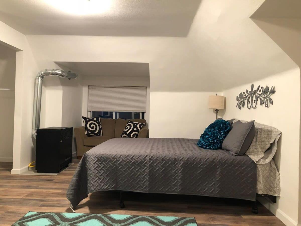 Unwind In A Bright Comfortable Apartment For 3 Pittsburgh Bagian luar foto