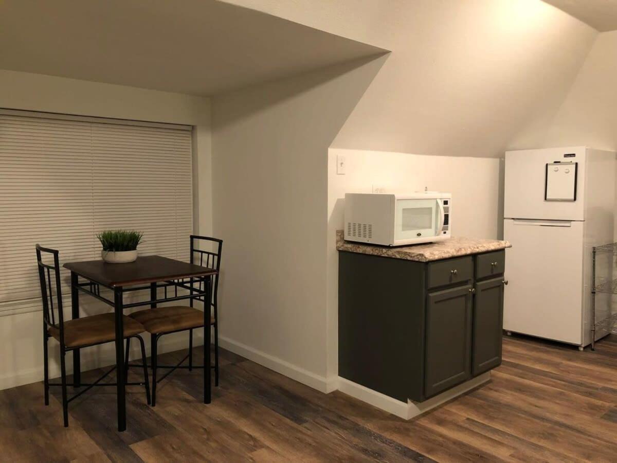 Unwind In A Bright Comfortable Apartment For 3 Pittsburgh Bagian luar foto