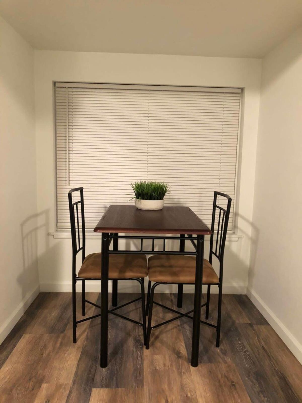 Unwind In A Bright Comfortable Apartment For 3 Pittsburgh Bagian luar foto
