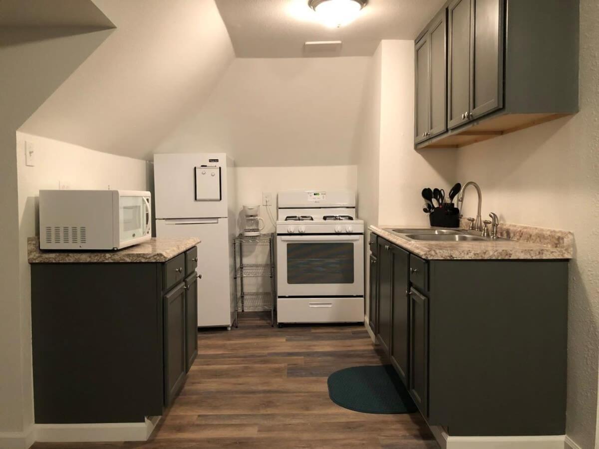 Unwind In A Bright Comfortable Apartment For 3 Pittsburgh Bagian luar foto